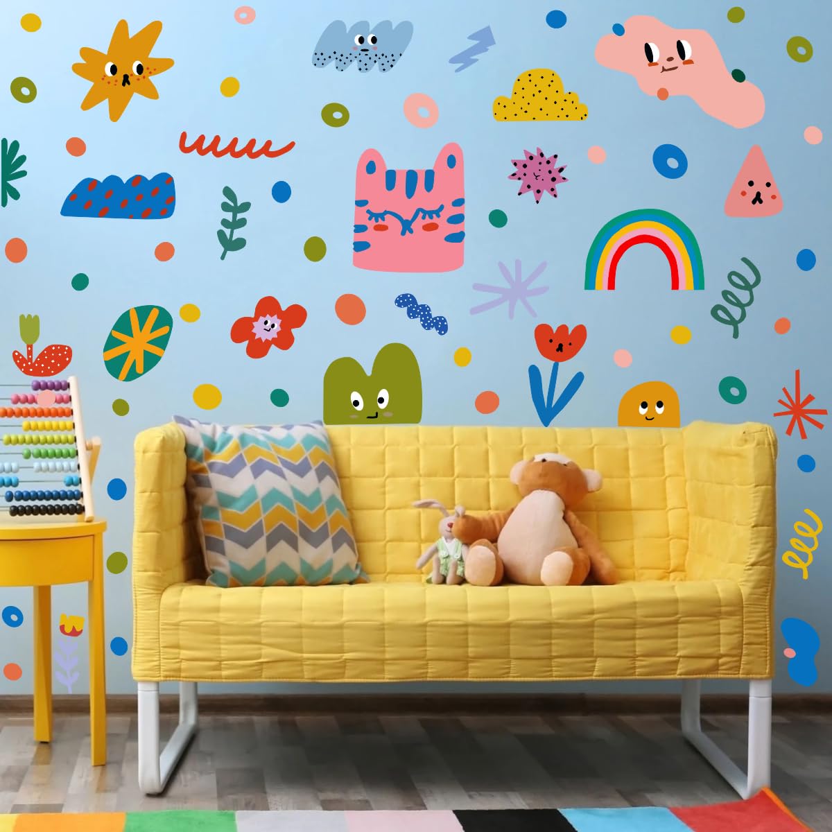 XUOIAYNB flower shapes add cheerful accents to any wall.