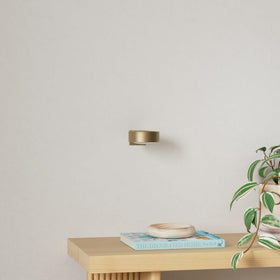 Xuolder wall-mount picture light with remote control for easy brightness adjustments