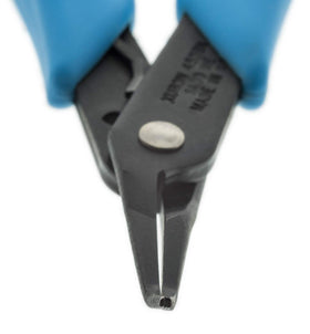 Xuron Bent Nose 450BN nose detail emphasizes thin, reach-in capability for tight spots.