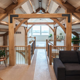 XZWMY L-truss bracket demonstrates strong support for wooden frames.