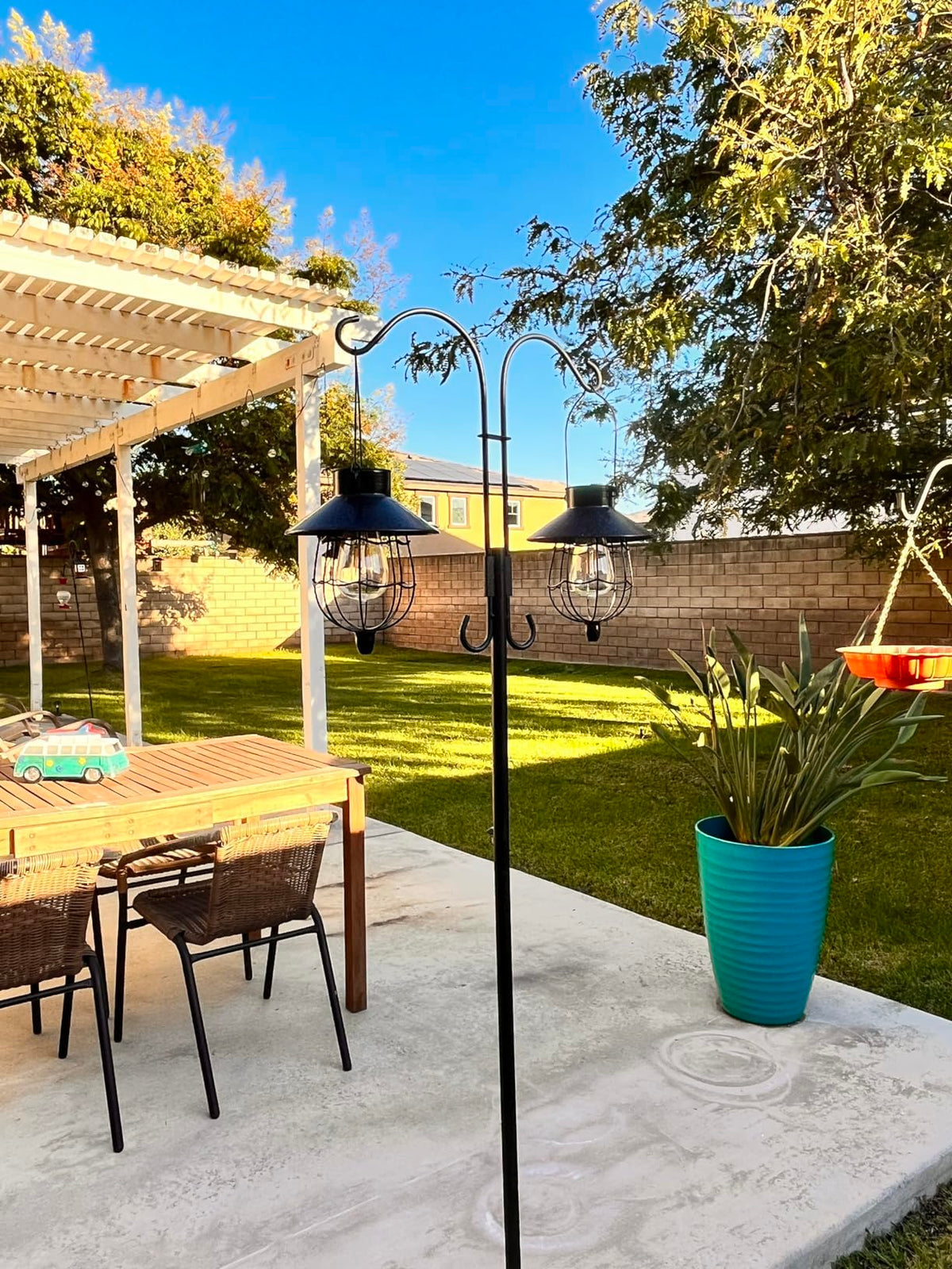 YAKii 2-pack lanterns offer versatile outdoor decor for entrances and paths.