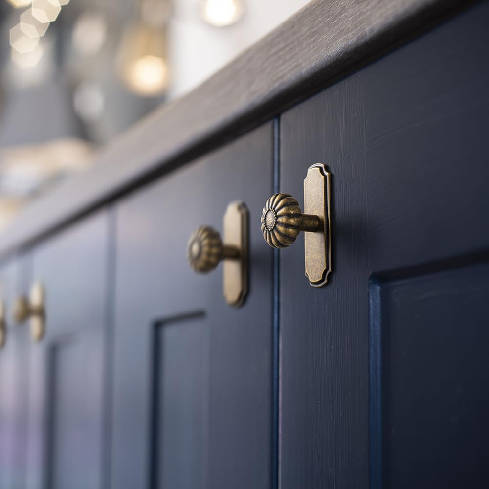 Yanxia zinc alloy construction knob highlights sturdy, durable hardware.