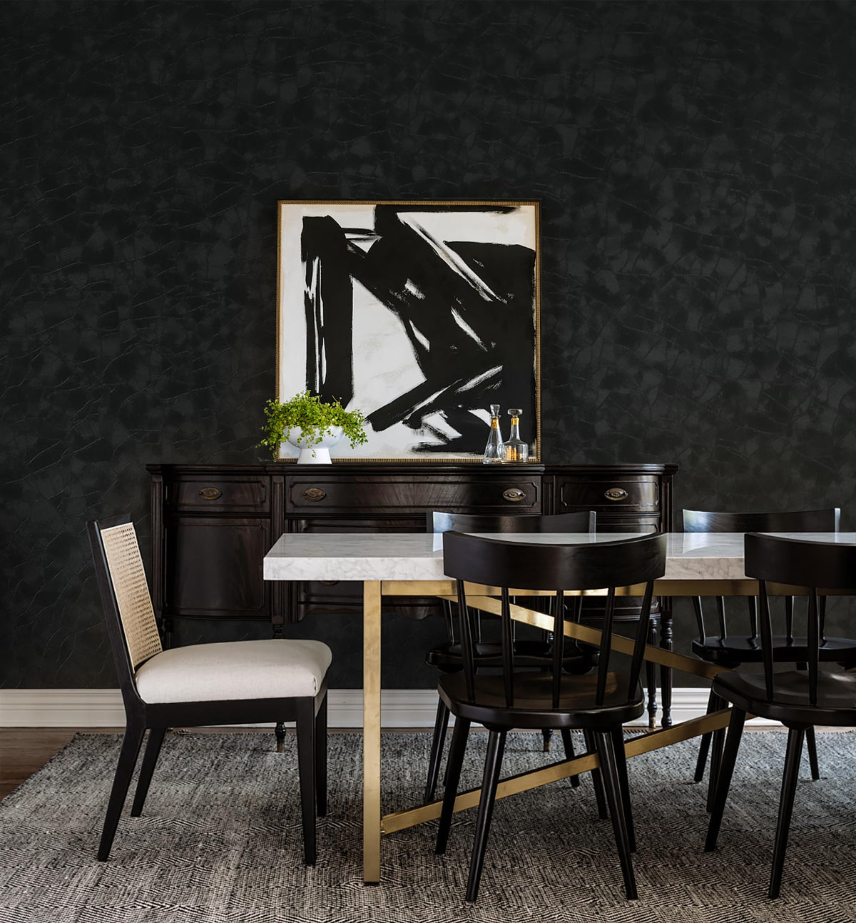 Yasinet grid-design wallpaper allows precise alignment during installation