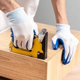 YEAHOME kit includes D-, U-, T-staples and pins for varied tasks.