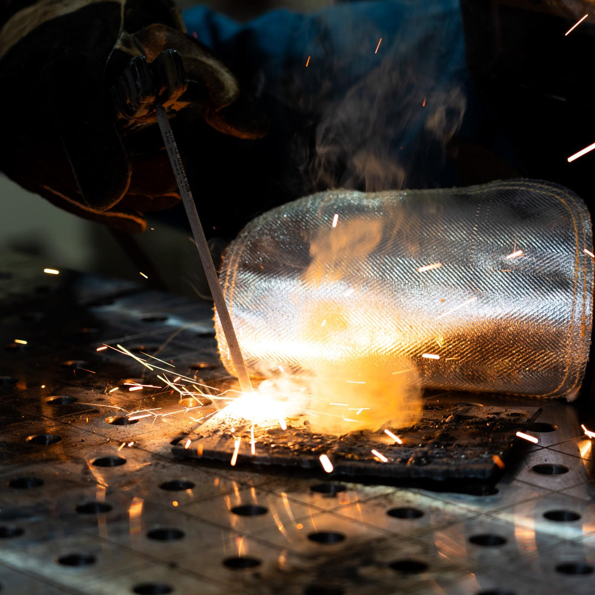YESWELDER Adjustable-band design fits MIG, TIG, and arc welding tasks