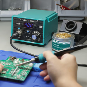 YIHUA 939D+ US power plug supports reliable 110–127V operation.