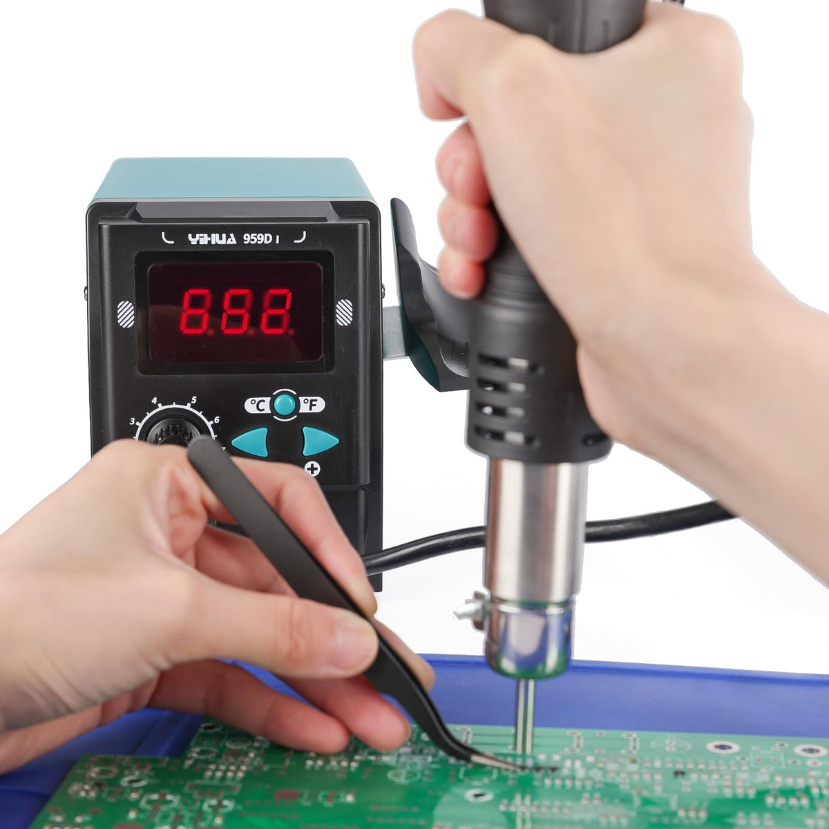 YIHUA 959D I compact ergonomic design fits neatly on a benchtop
