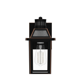 Yisuro dusk-to-dawn light switches to 100% brightness on motion.