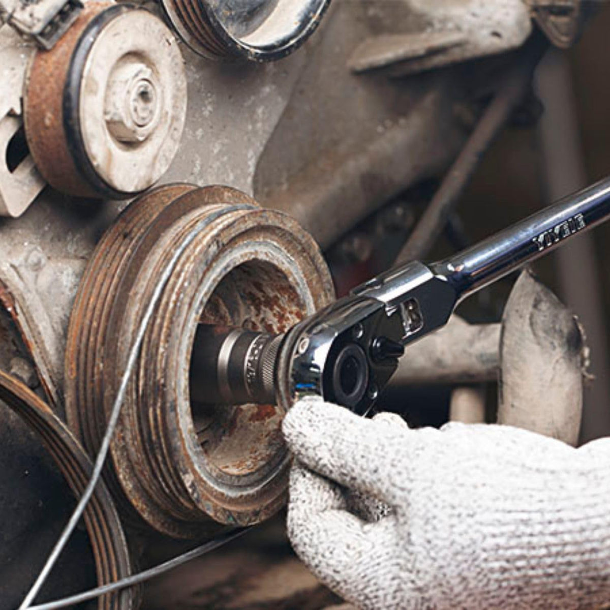 YIYEIE chrome finish ratchet resists corrosion for long-term use.