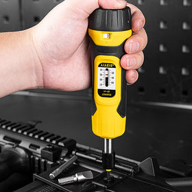 YIYEIE torque screwdriver dial: visible torque window helps set precise values.
