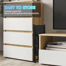 YLWSHRNT 3-step ladder lightweight design for easy portability.