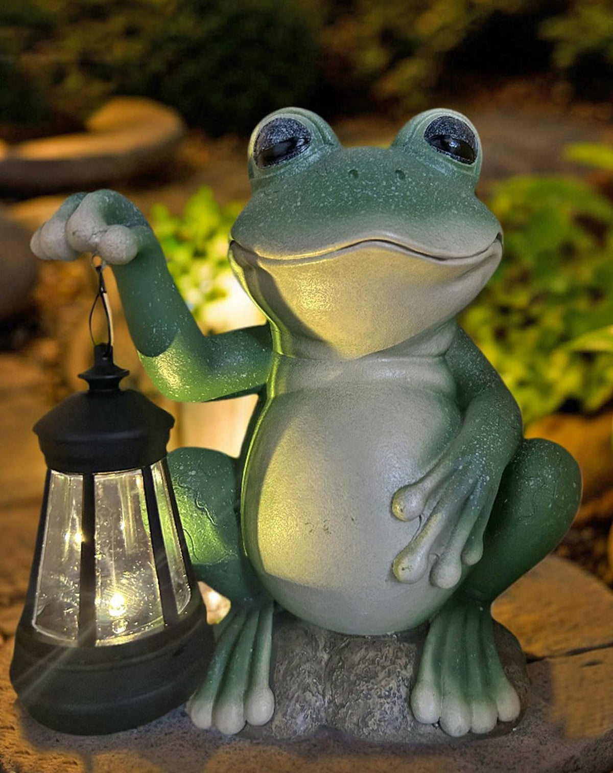 YODY solar frog garden statue with lantern adds soft evening ambiance.