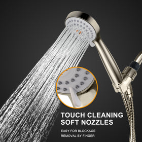 YOO.MEE adjustable bracket keeps the shower head within easy reach.