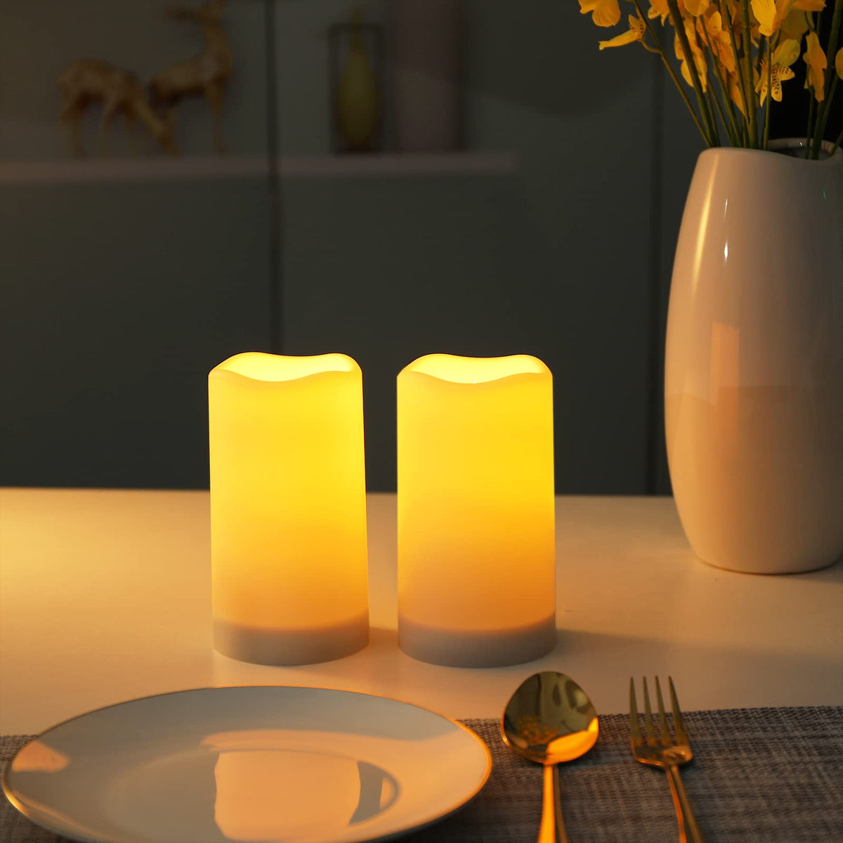 YOROXRG set of two candles with solar charging for dusk-to-dawn use.