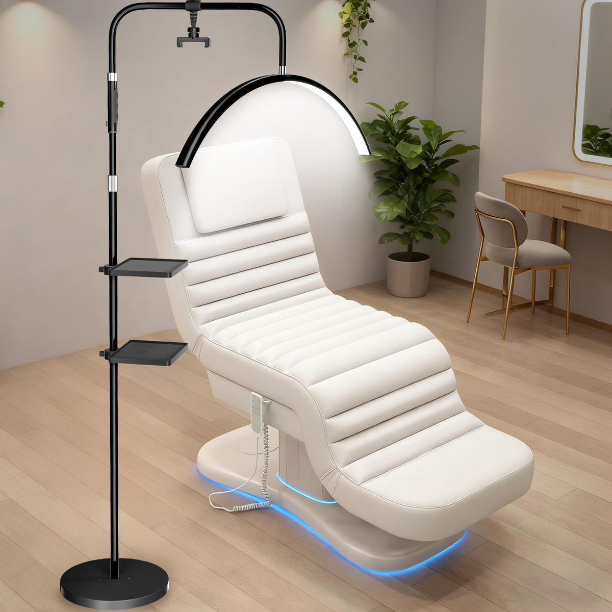 Young Master light fits salon and home use with steady, flicker-free illumination.