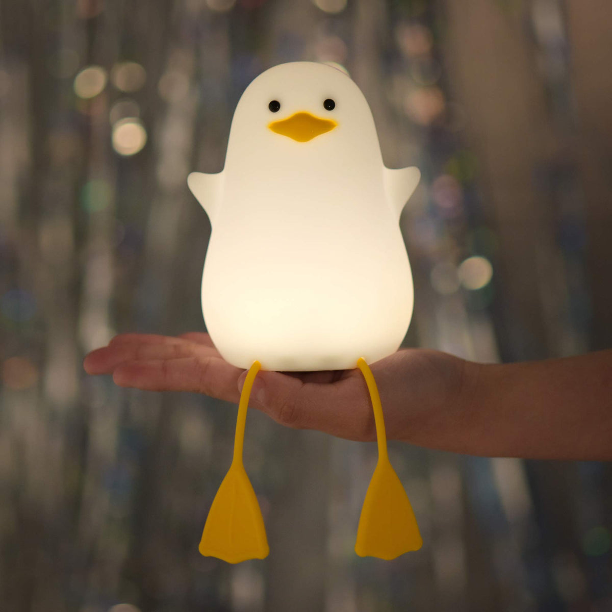YuanDian duck night light on shelf glows softly for kids
