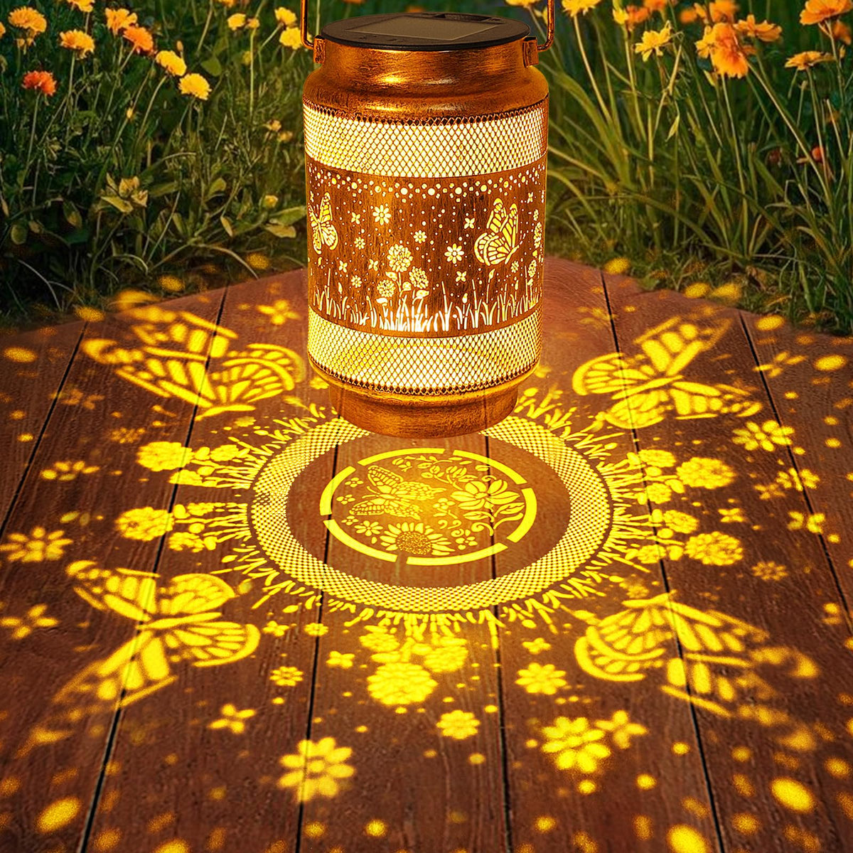 Yulloyello IP65 waterproof metal lantern for year-round use.