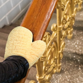 Yungyan gloves ideal for railings, posts, fences and screens.