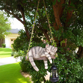 ZaaYee garden decor stays vibrant after rain with fade resistant coating.