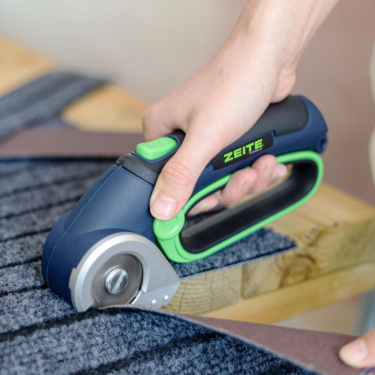 Zeite 4V cordless electric scissors storage bag included for safe transport.