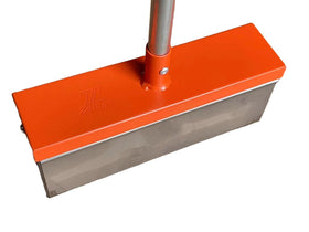 Zeluga 10-239 10-inch sweeping width in action