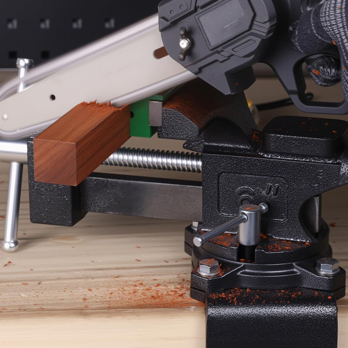 ZGJDYSM base clamps without drilling to fit most benches.