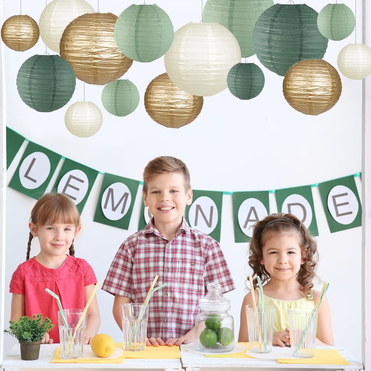 Zilue 8-inch forest green lanterns create bold color pops
