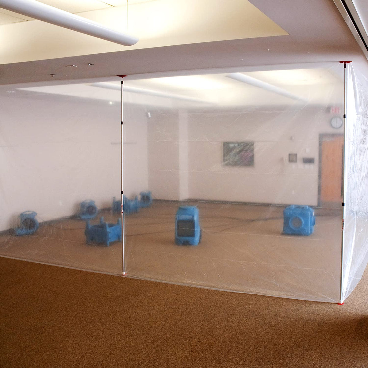 Lightweight anodized aluminum construction of ZIPWALL SLP4 eases transport and setup.