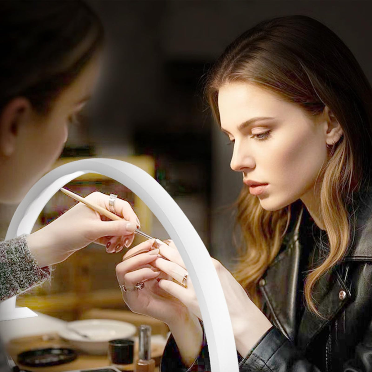 ZIRIKEDAI Compact nail lamp stays stable with anti-slip base.
