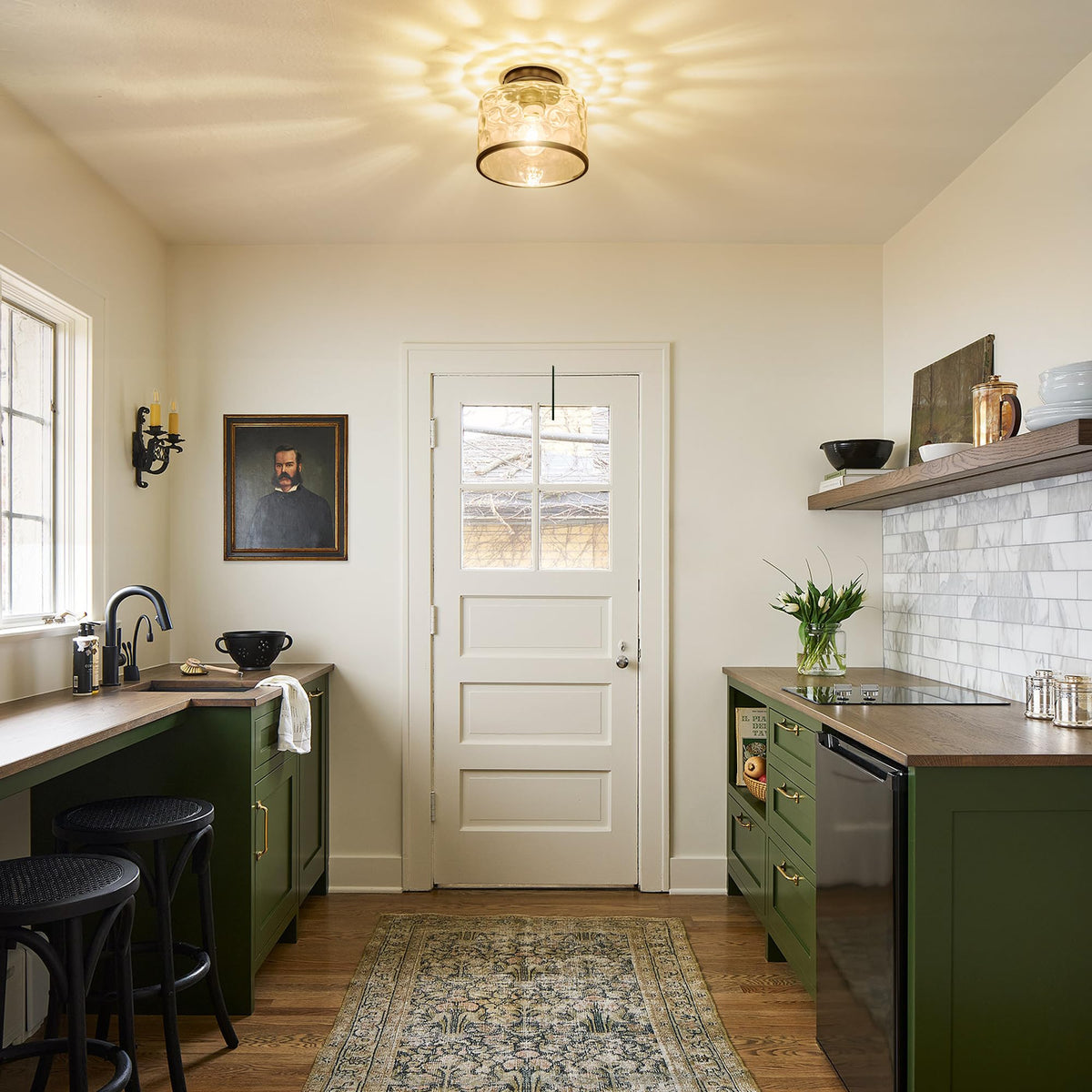 Zlepmlla dining room light for stylish meals and social scenes.