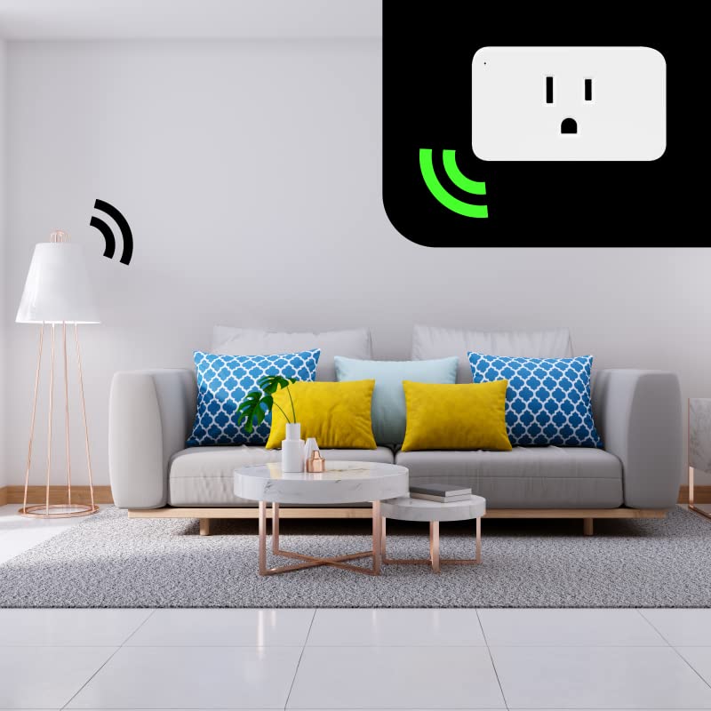 Indoor installation of Zooz 800LR smart plug on a standard outlet.