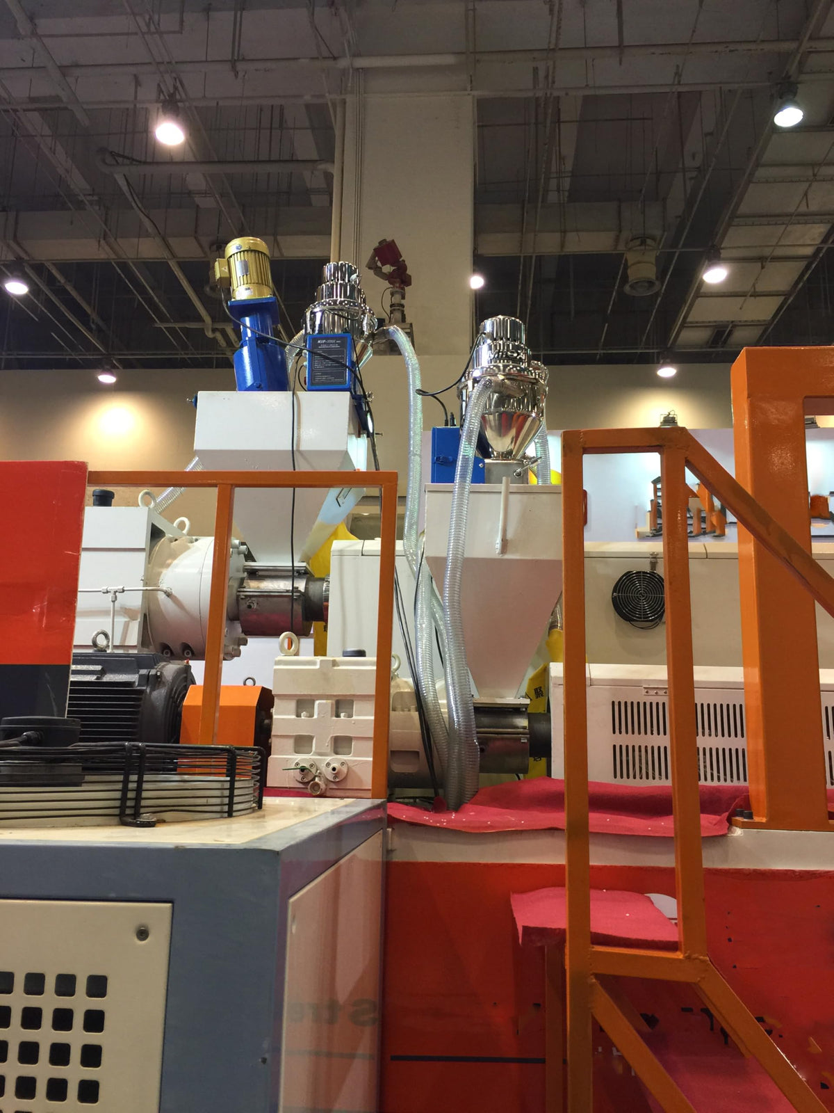 ZY-hosetube oil-drain-hose ideal for draining oils and fluids in workshops