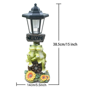 ZYLiWoo solar frog statue at night demonstrates automatic sunset-to-sunrise illumination.